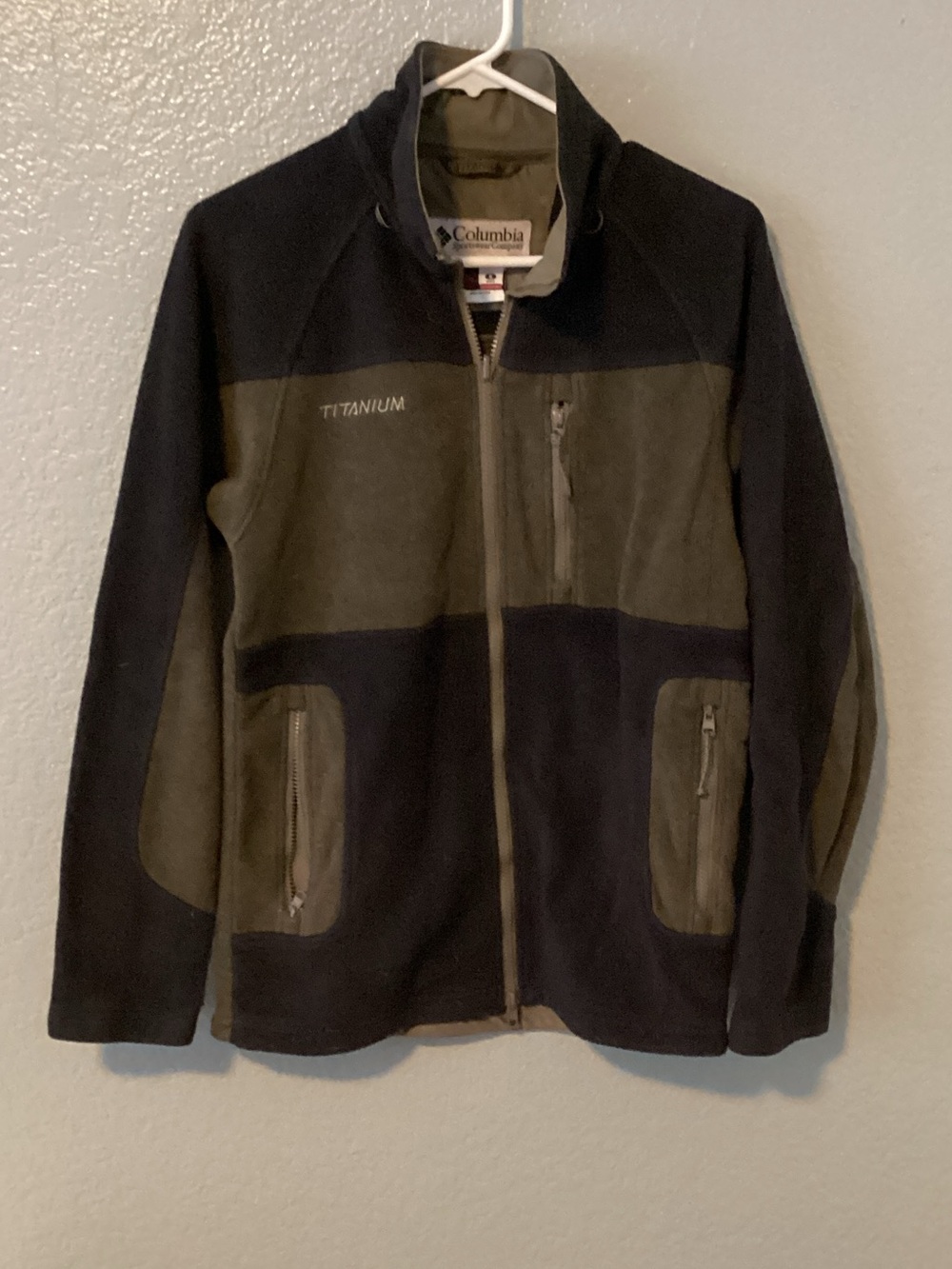 Columbia Titanium Men's Two-Tone Fleece Jacket - Olive/Black